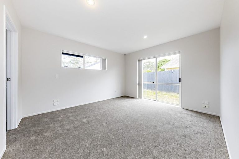 Photo of property in 4c Sheriff Place, Randwick Park, Auckland, 2105