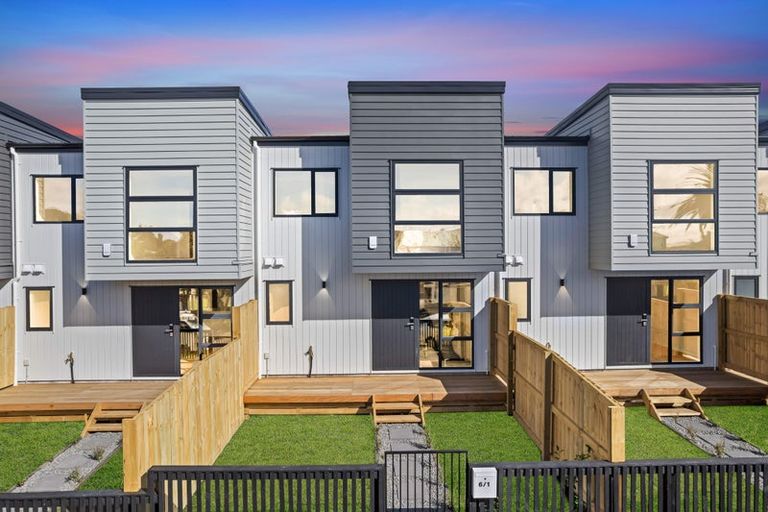 Photo of property in 7/1 Benita Place, Sunnyvale, Auckland, 0612