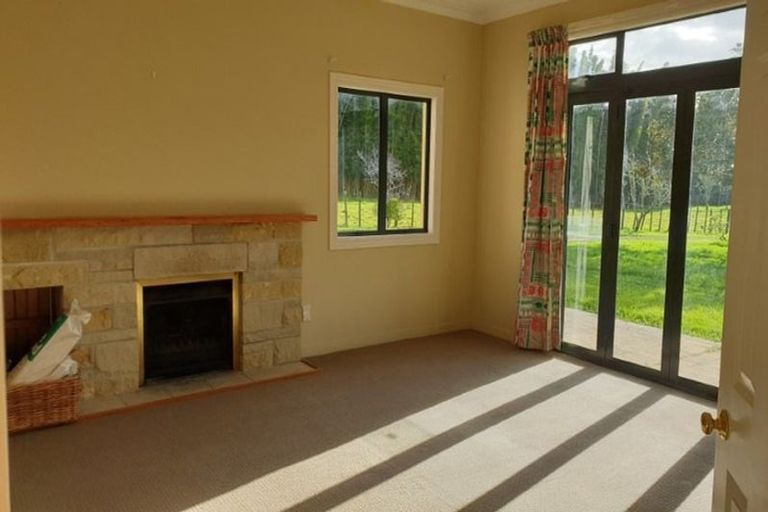 Photo of property in 165 Pine Valley Road, Dairy Flat, Silverdale, 0992