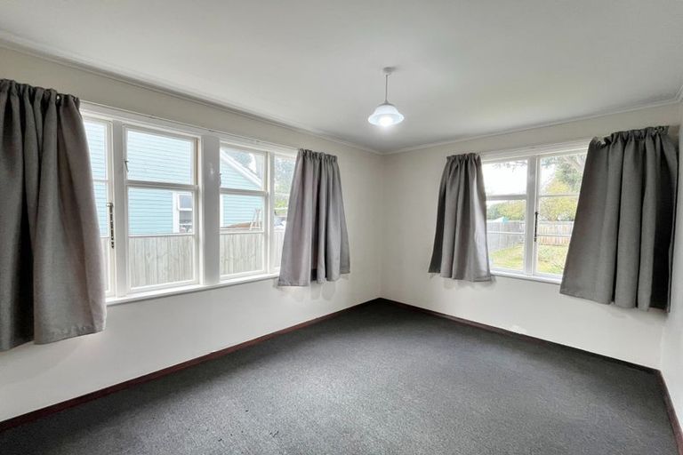 Photo of property in 345 Riccarton Road, Upper Riccarton, Christchurch, 8041