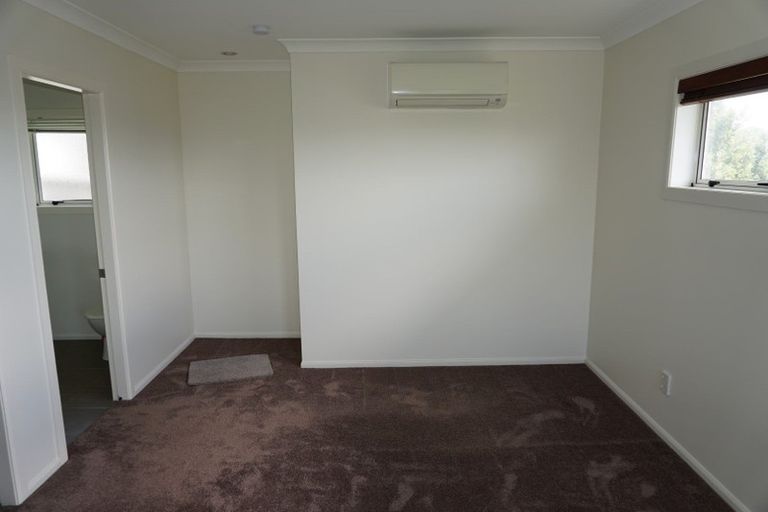 Photo of property in 4 Comber Place, Johnsonville, Wellington, 6037