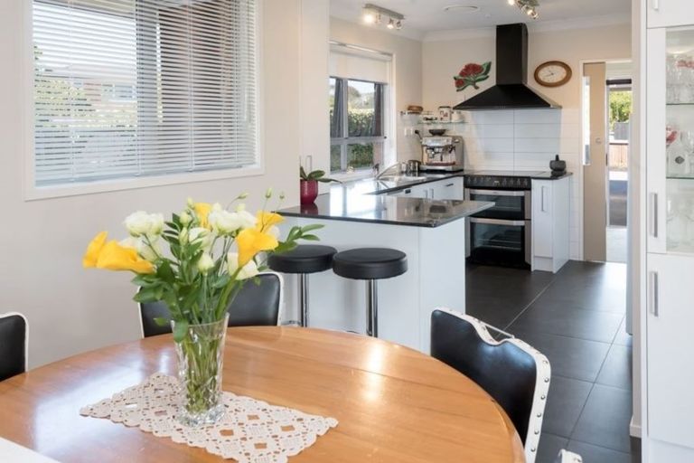 Photo of property in 1/20 Dowling Place, Pakuranga, Auckland, 2010