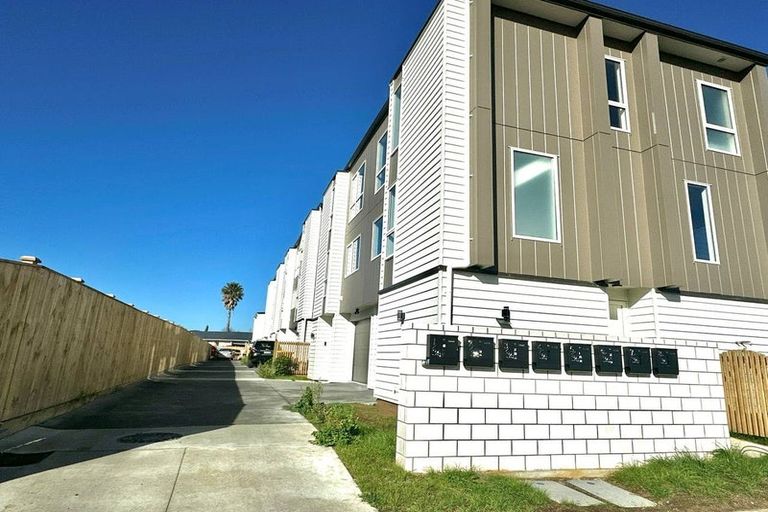 Photo of property in 2/36 Halsey Road, Manurewa, Auckland, 2102