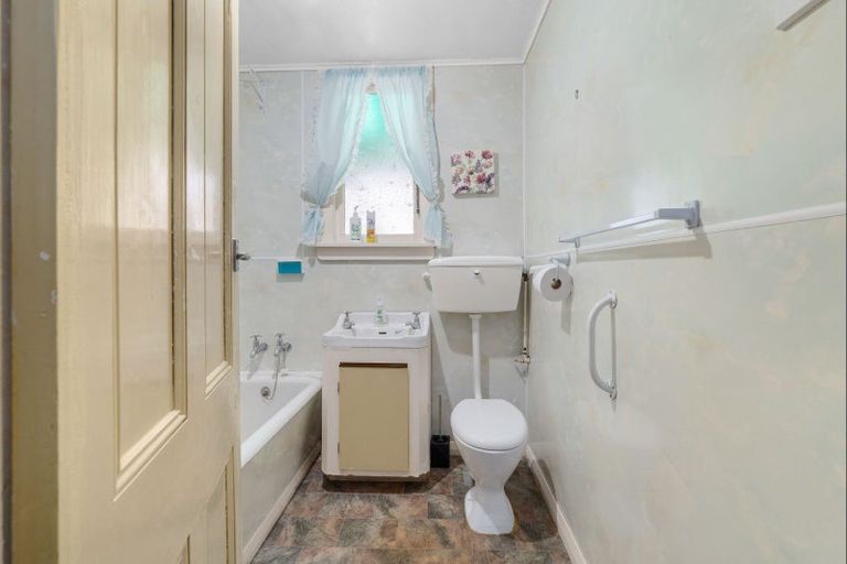 Photo of property in 2 Monckton Street, Feilding, 4702