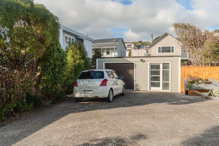 Photo of property in 195 Clyde Street, Island Bay, Wellington, 6023