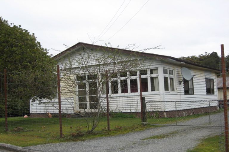 Photo of property in 11 Herd Street, Dunollie, Runanga, 7803