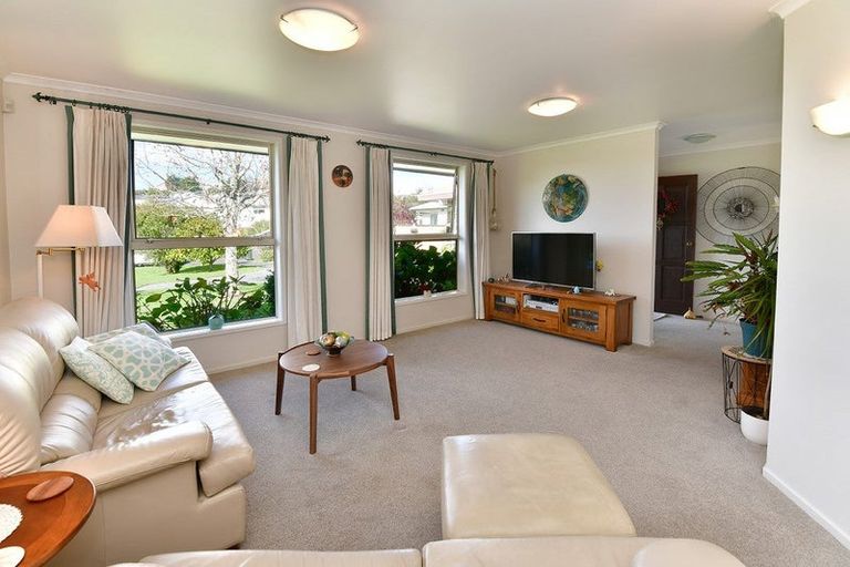 Photo of property in 9 Robinia Place, Snells Beach, 0920