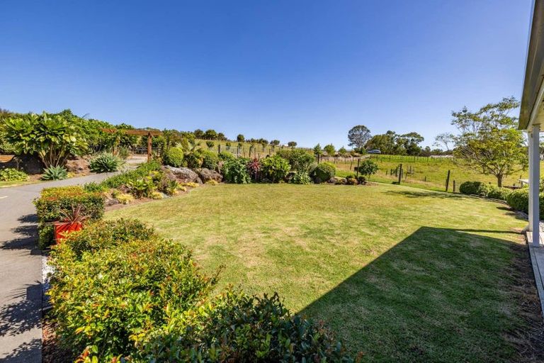 Photo of property in 65 Jamesons Esplanade, Haruru, 0204