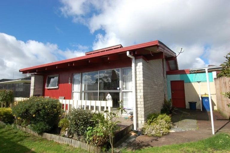 Photo of property in 8/35 Swanson Road, Henderson, Auckland, 0610