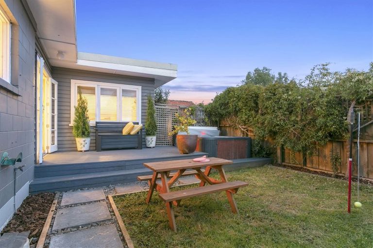 Photo of property in 1/105 Nile Road, Milford, Auckland, 0620