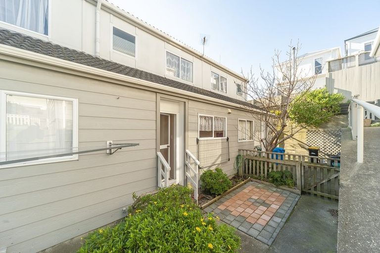 Photo of property in 44h Roxburgh Street, Mount Victoria, Wellington, 6011