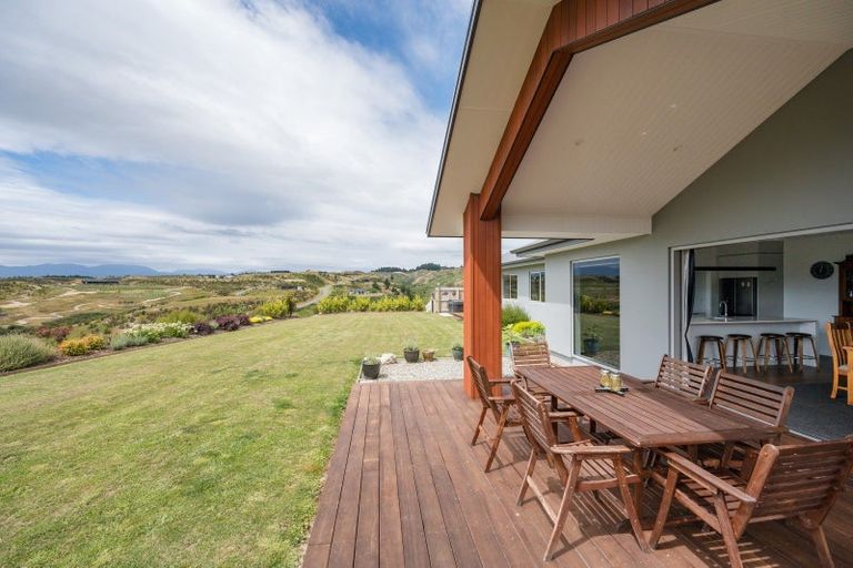 Photo of property in 32 Mahoe Close, Upper Moutere, 7173