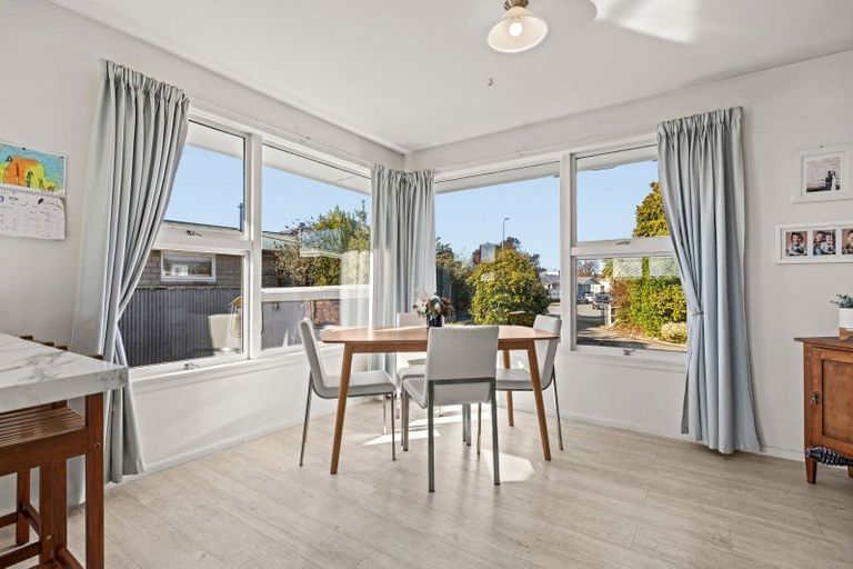 Photo of property in 11 Weston Place, Rangiora, 7400