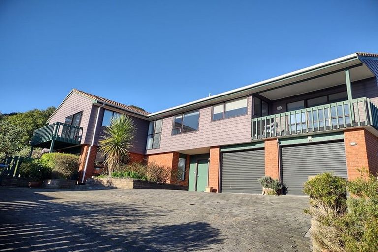 Photo of property in 11 Kinnel Grove, Papakowhai, Porirua, 5024