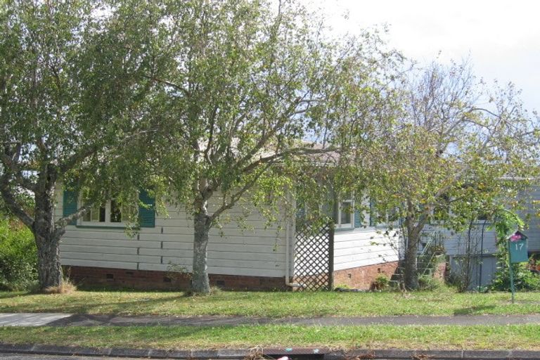 Photo of property in 17 Carole Crescent, Pakuranga, Auckland, 2010