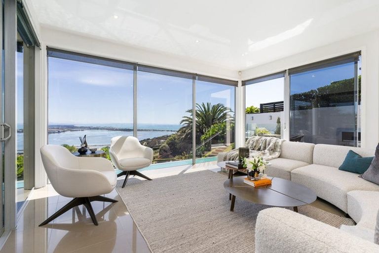 Photo of property in 8 Avery Place, Redcliffs, Christchurch, 8081