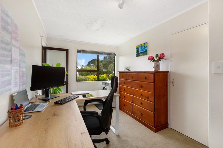 Photo of property in 12 Dominica Crescent, Grenada Village, Wellington, 6037