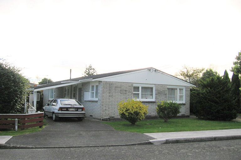Photo of property in 9 Waimarie Avenue, Paraparaumu, 5032