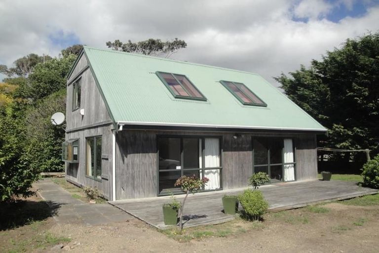 Photo of property in 2 Moss Lane, Raumati Beach, Paraparaumu, 5032