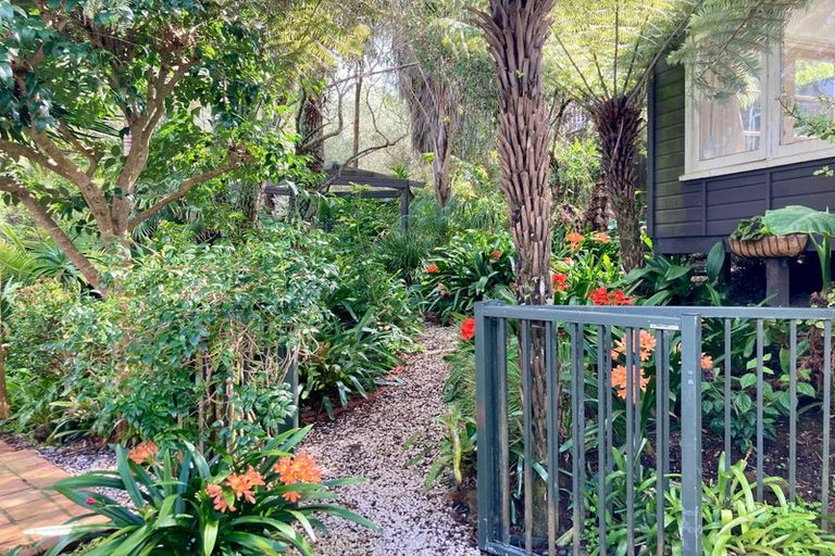 Photo of property in 1/37 Wolsley Avenue, Milford, Auckland, 0620