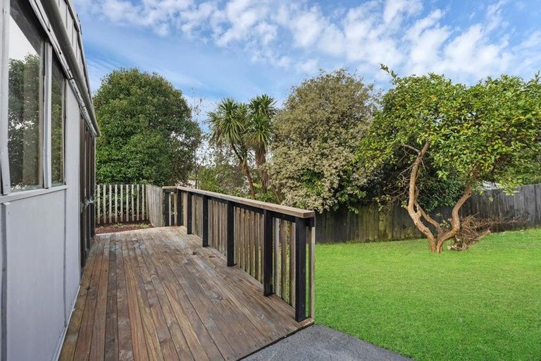 Photo of property in 17 Landow Place, Henderson, Auckland, 0612