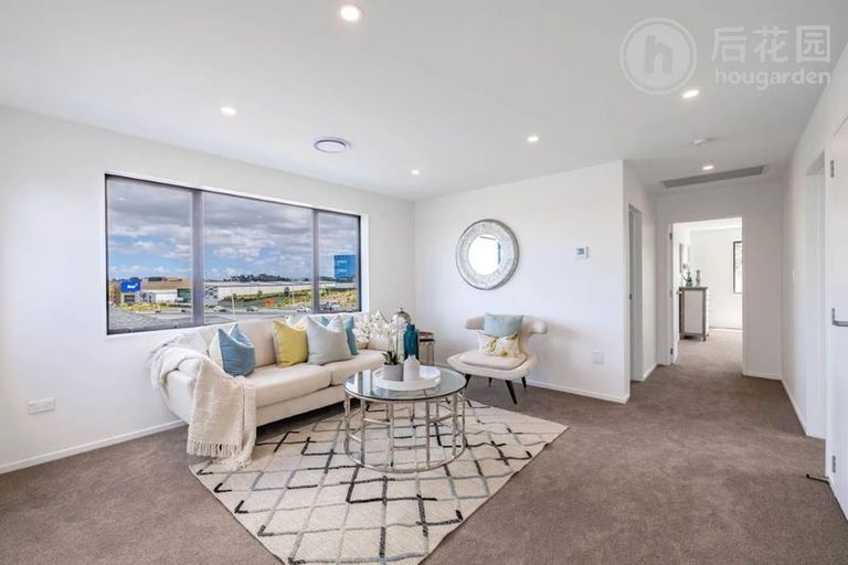 Photo of property in 30 Colliston Rise, Pinehill, Auckland, 0632