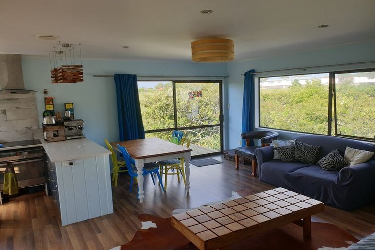 Photo of property in 1/35 St Leonards Road, Kelston, Auckland, 0602