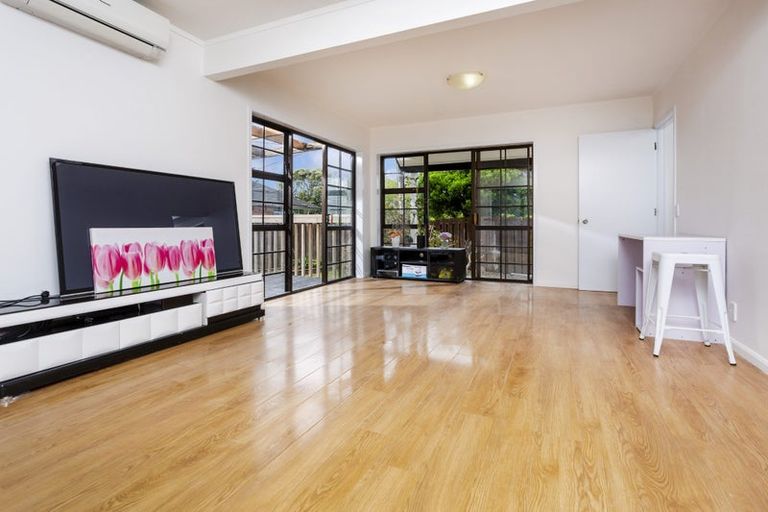 Photo of property in 2/189 Onewa Road, Birkenhead, Auckland, 0626