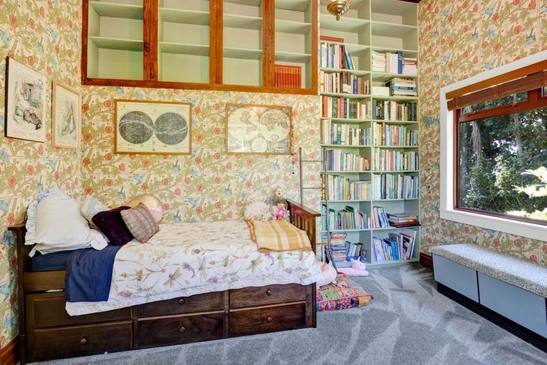 Photo of property in 23 Gibson Place, Patea, 4520