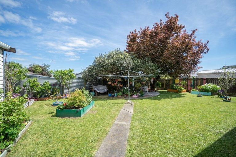 Photo of property in 15 Chelmarsh Place, Highbury, Palmerston North, 4412