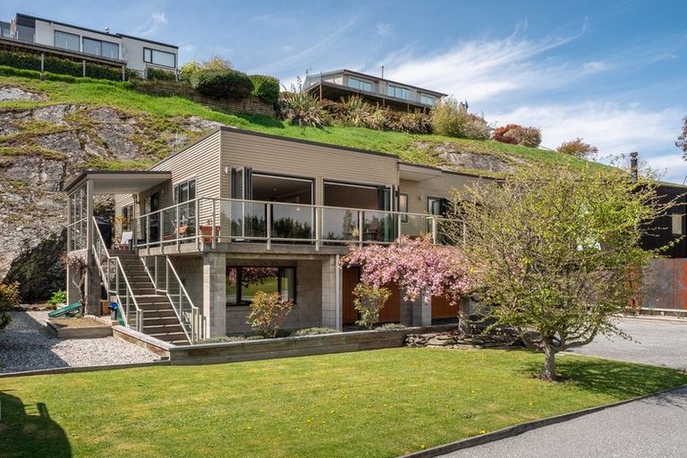 Photo of property in 59 Mcdonnell Road, Arrowtown, 9302