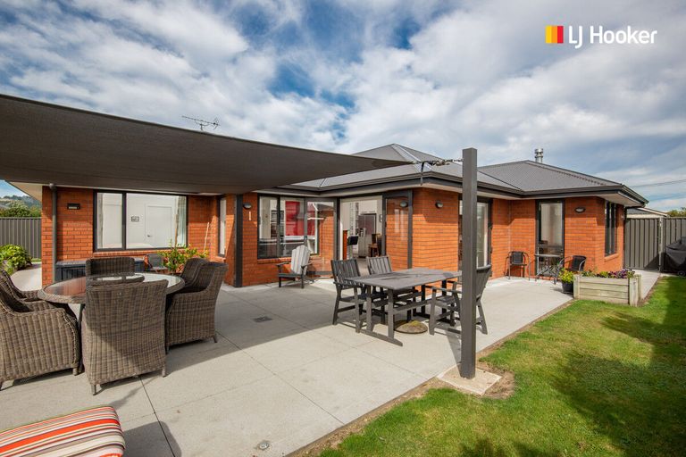 Photo of property in 12 Centre Street, Mosgiel, 9024