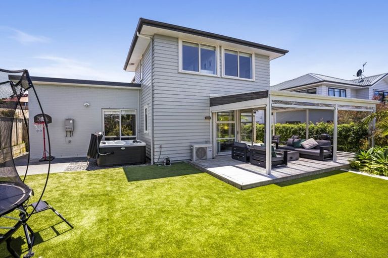 Photo of property in 23 Kukuwai Avenue, Red Beach, 0932