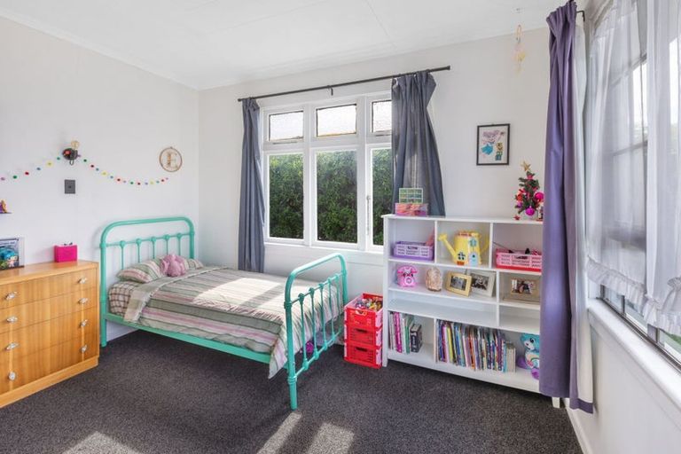 Photo of property in 15 Irving Street, Gore, 9710