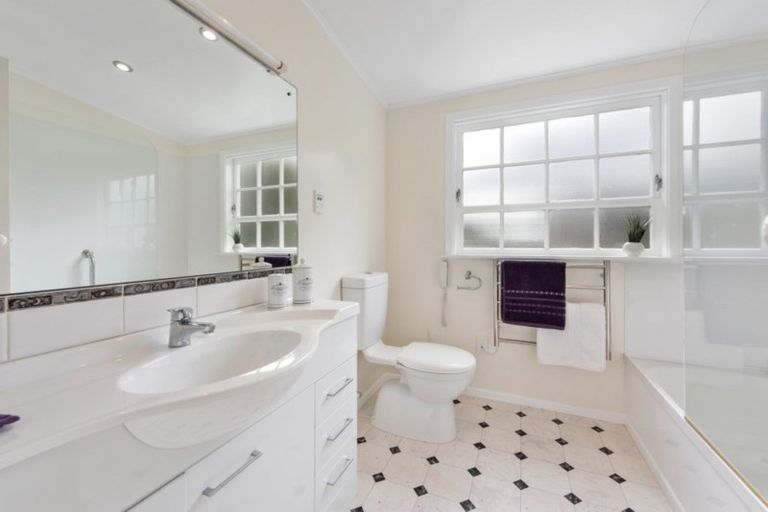 Photo of property in 13a Barton Road, Heretaunga, Upper Hutt, 5018