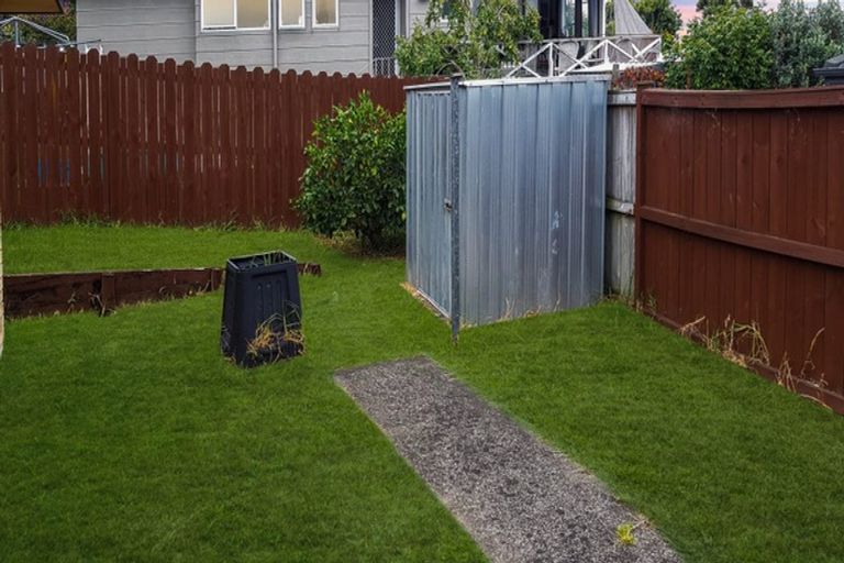 Photo of property in 15 Ashland Place, Weymouth, Auckland, 2103