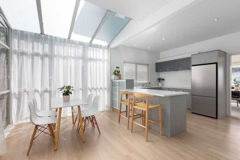 Photo of property in 18 Beach Road, Plimmerton, Porirua, 5026