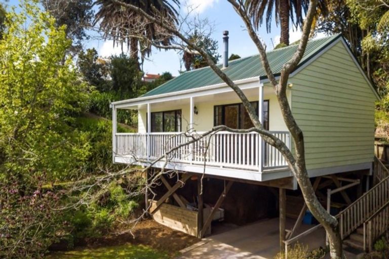 Photo of property in 16 Nevada Drive, Merrilands, New Plymouth, 4312