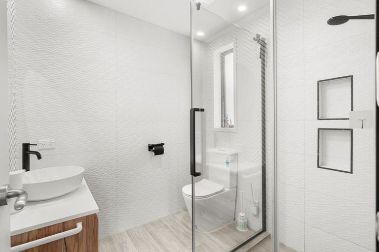 Photo of property in 17 Sovereign Gardens, Halswell, Christchurch, 8025