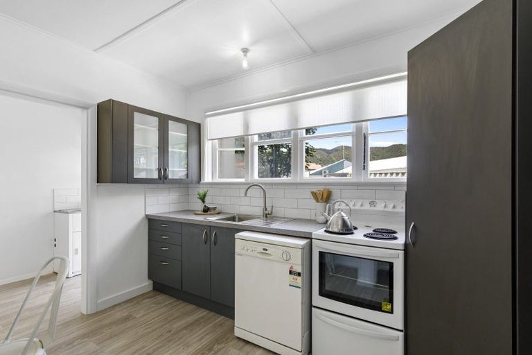 Photo of property in 1/87 Cambridge Terrace, Waterloo, Lower Hutt, 5011