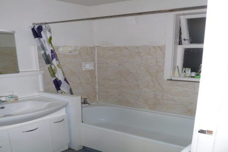 Photo of property in 4 Raroa Road, Kelburn, Wellington, 6012