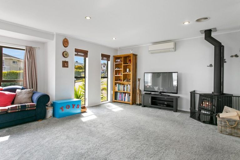 Photo of property in 2 Battersea Place, Richmond Heights, Taupo, 3330