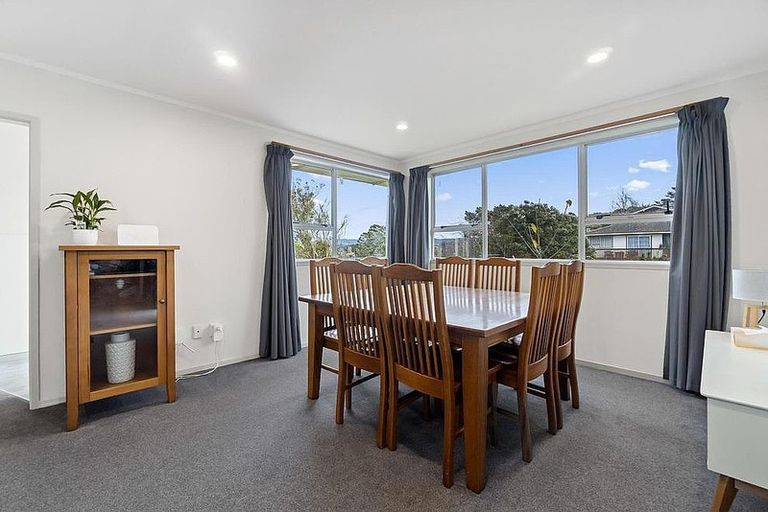 Photo of property in 3 Shale Avenue, Massey, Auckland, 0614