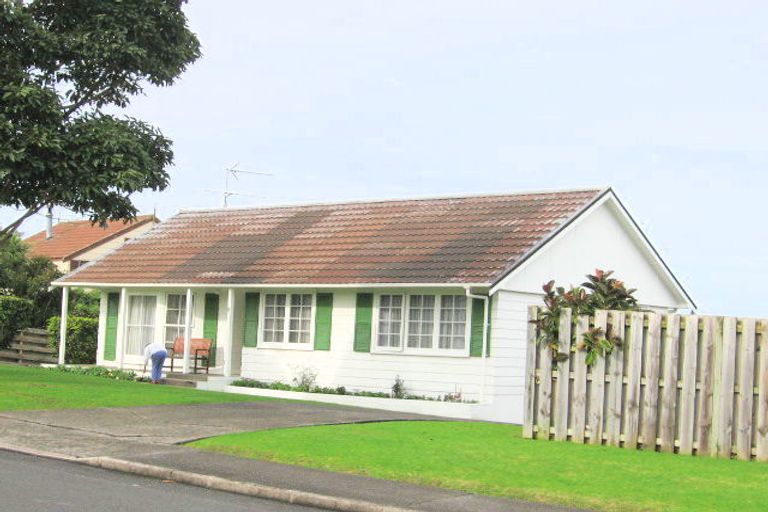 Photo of property in 9 Amorino Drive, Red Beach, 0932