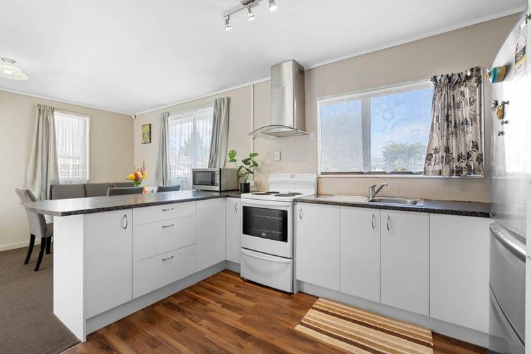 Photo of property in 2/19 Martin Road, Manurewa, Auckland, 2102