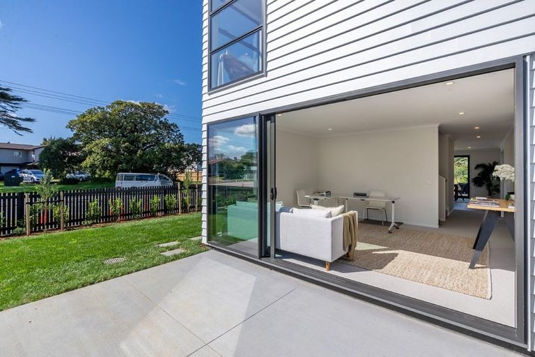 Photo of property in 32 Swanson Road, Henderson, Auckland, 0610