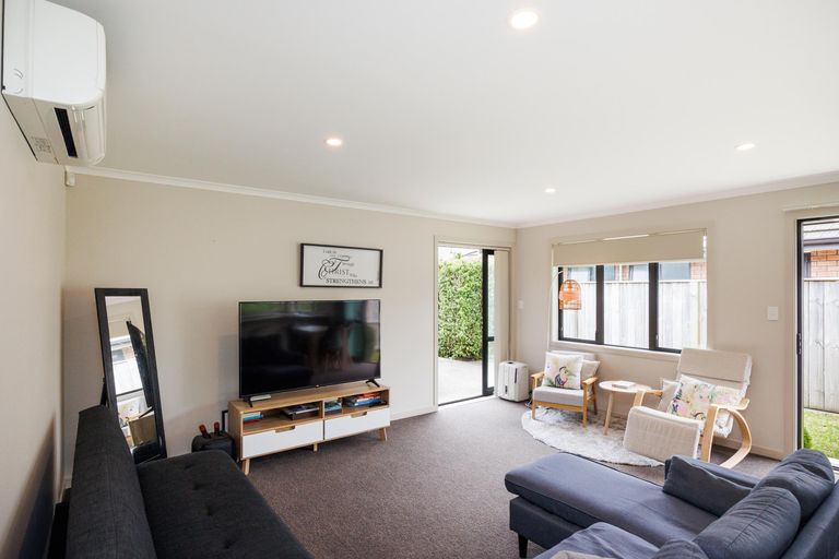 Photo of property in 4 Arena Court, Palmerston North, 4410