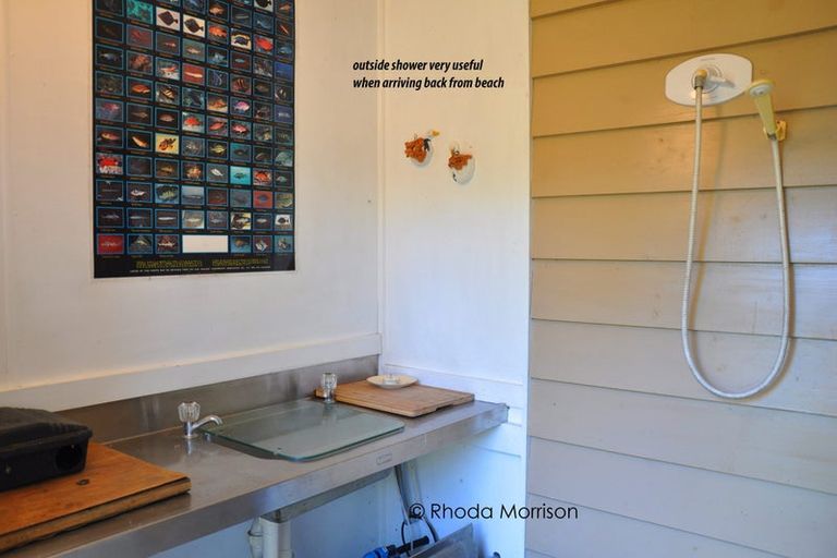 Photo of property in 32 Komiti Road, Tinopai, 0593