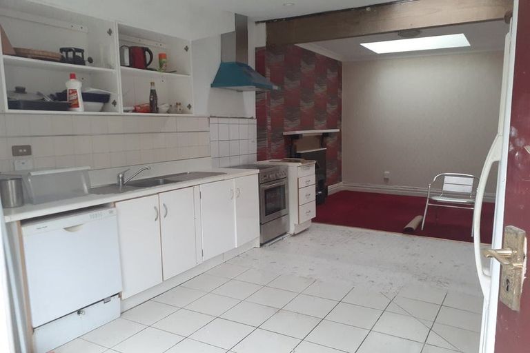 Photo of property in 6-10 Mudges Terrace, Newtown, Wellington, 6021