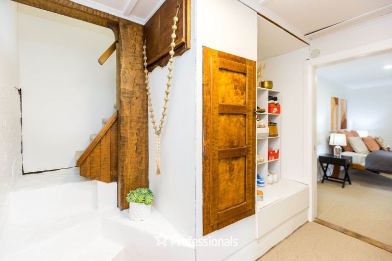 Photo of property in 43 Wyndham Road, Pinehaven, Upper Hutt, 5019